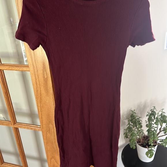 BRANDY MELVILLE T-SHIRT DRESS - Picture 4 of 4